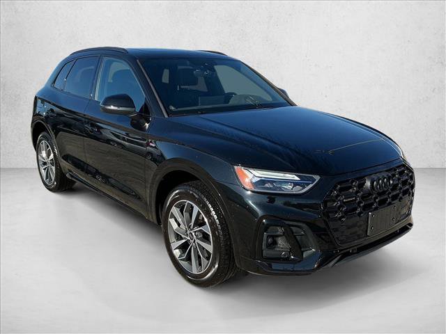 Used 2024 Audi Q5 2.0T Premium w/ Summer of Audi Package image 3