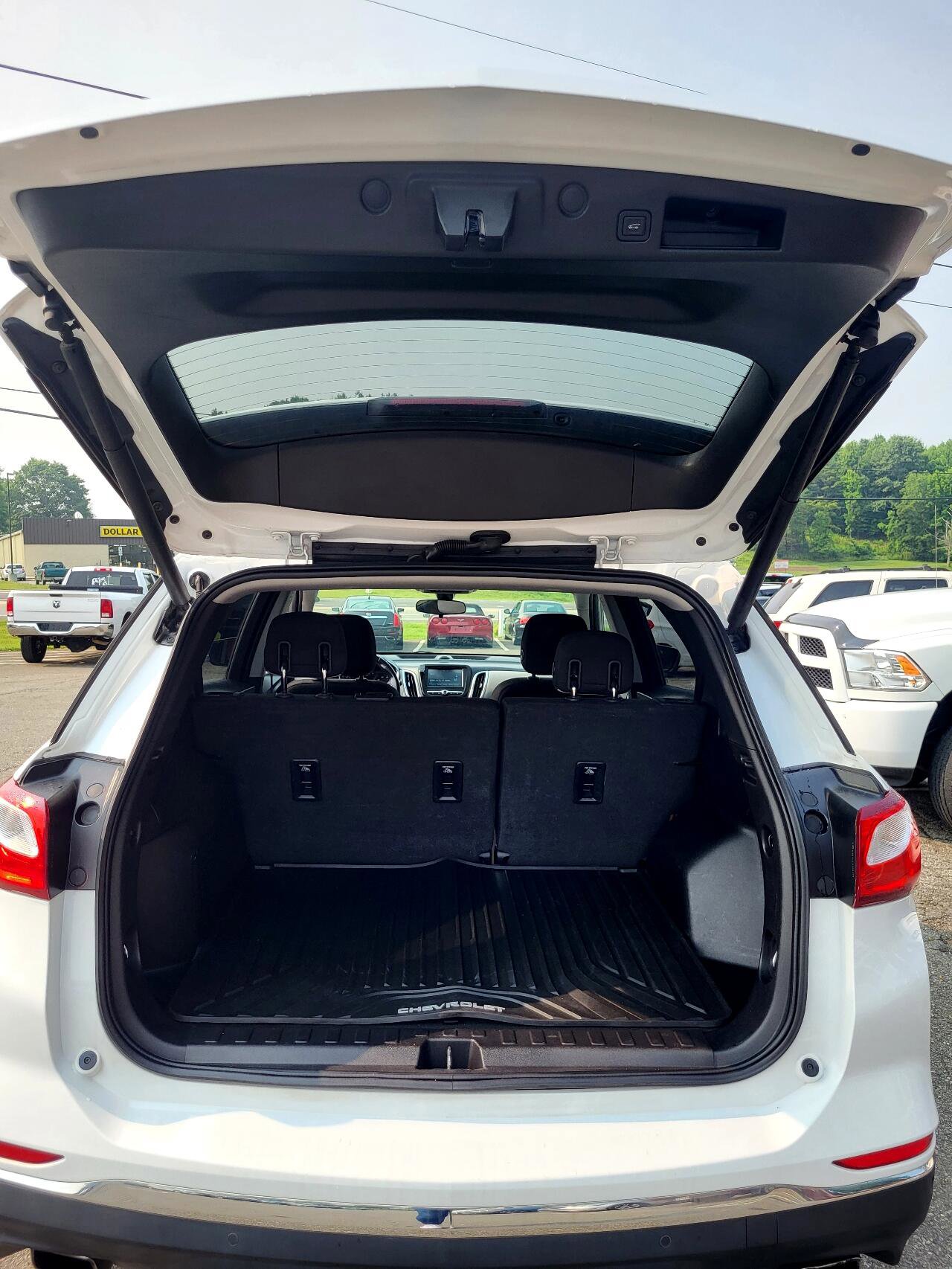 Used 2018 Chevrolet Equinox LT image 6