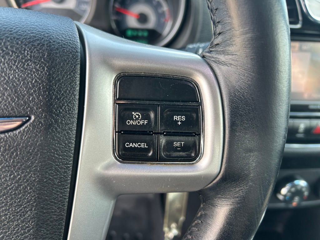 Used 2012 Chrysler 200 Touring w/ Sun/Sound Group image 11