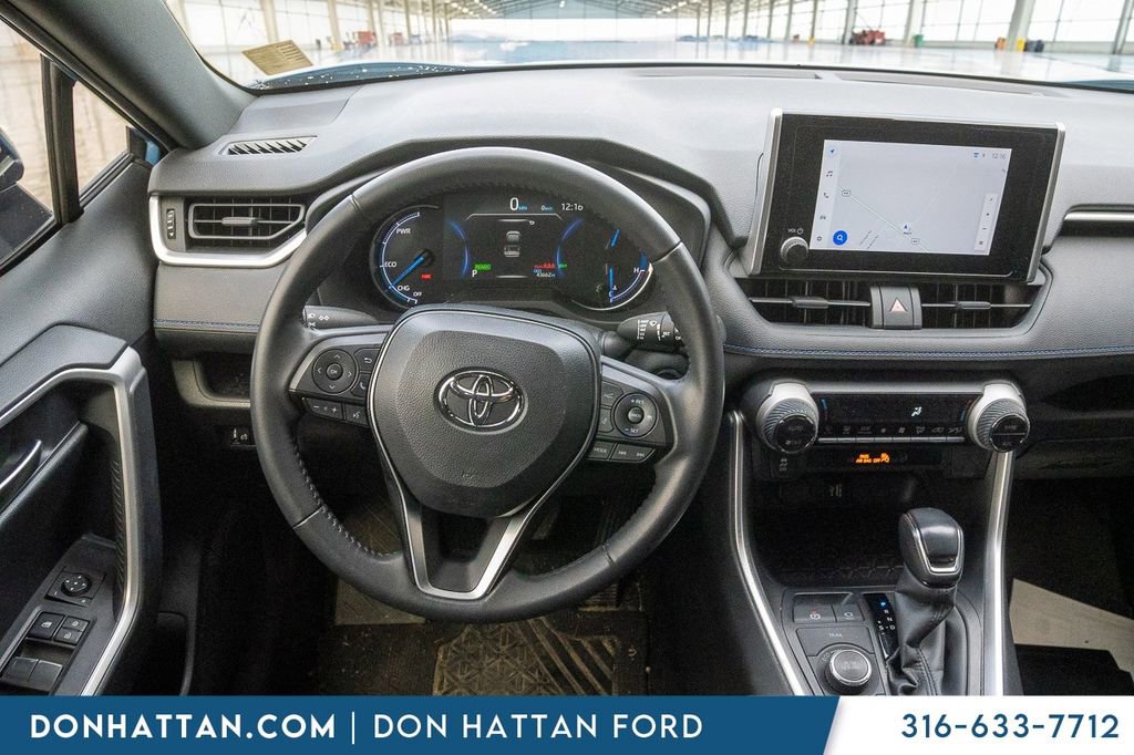 Used 2024 Toyota RAV4 SE image 5