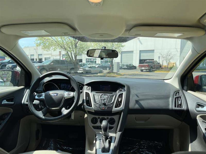 Used 2014 Ford Focus SE image 9