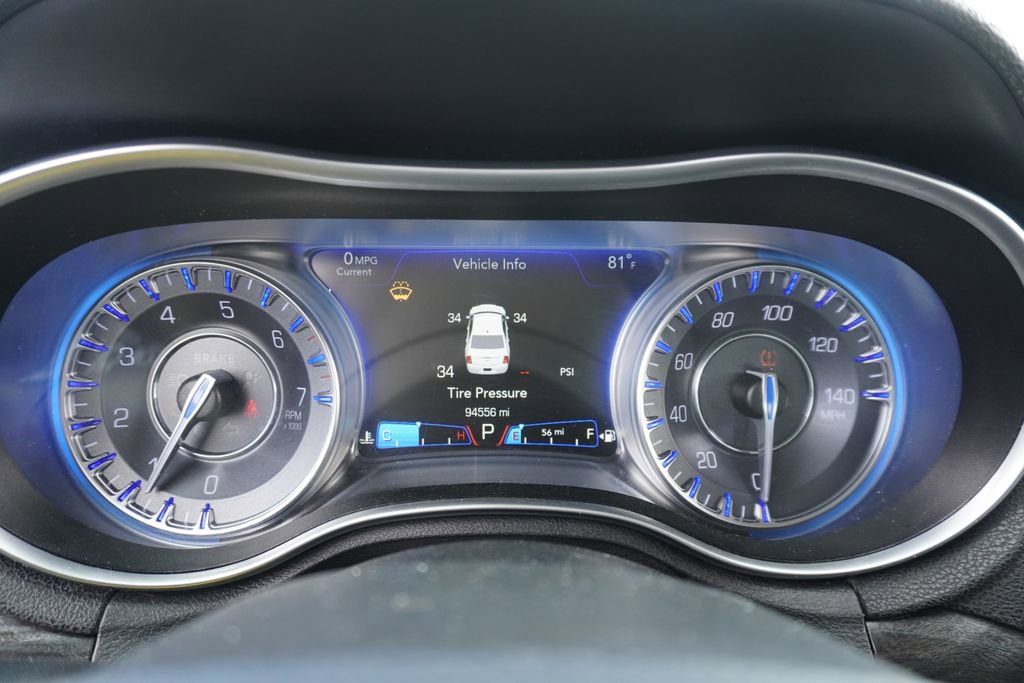 Used 2016 Chrysler 300 Limited image 10
