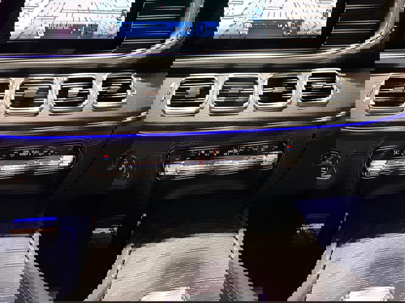 Used 2025 Mercedes-Benz GLE 53 AMG 4MATIC image 28