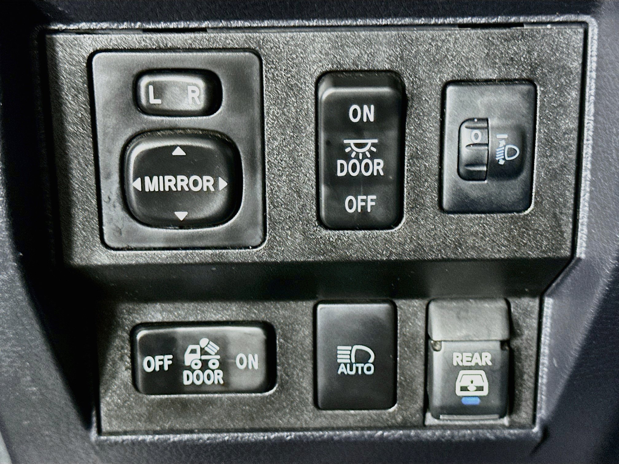 Used 2019 Toyota Tundra SR5 w/ TRD Sport Package AWD/4WD image 17
