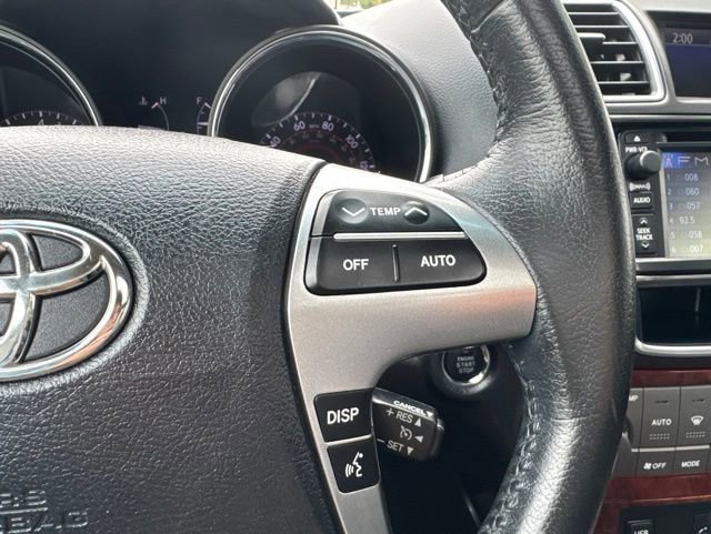 Used 2013 Toyota Highlander Limited AWD/4WD image 18