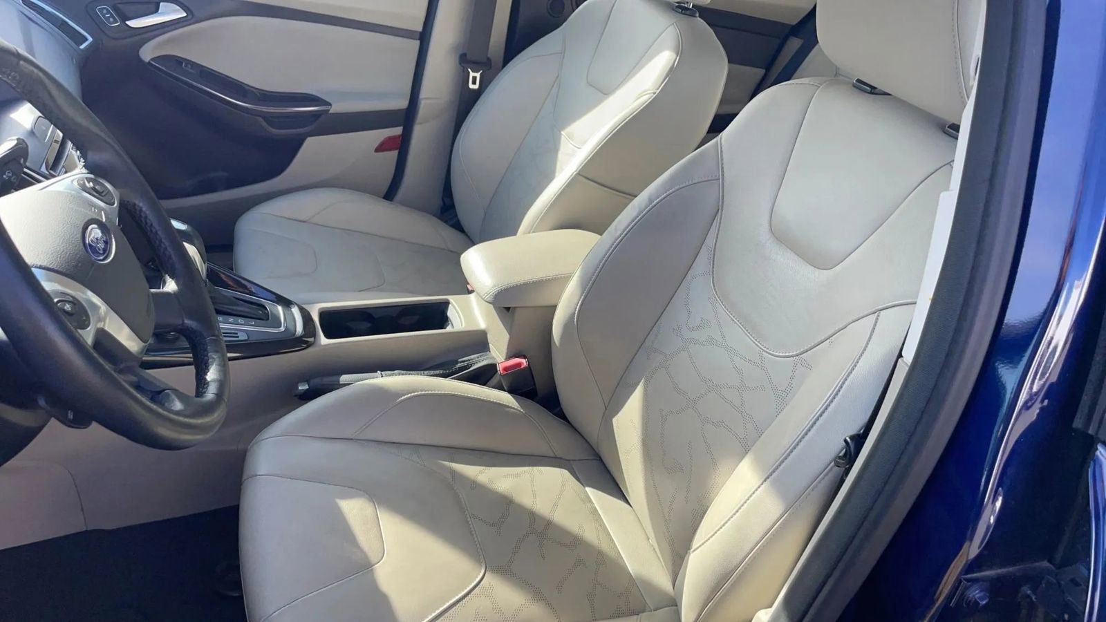 Used 2016 Ford Focus Electric Hatchback FWD image 12