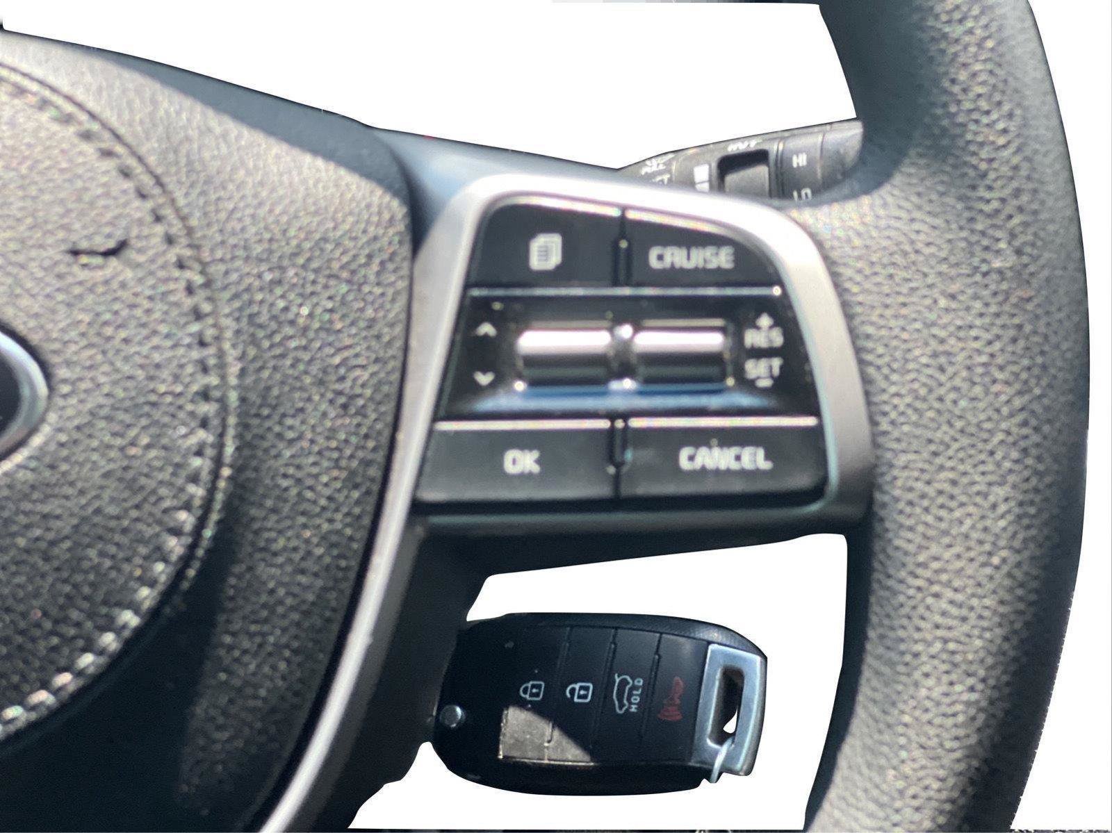 Used 2020 Kia Sorento LX FWD image 18