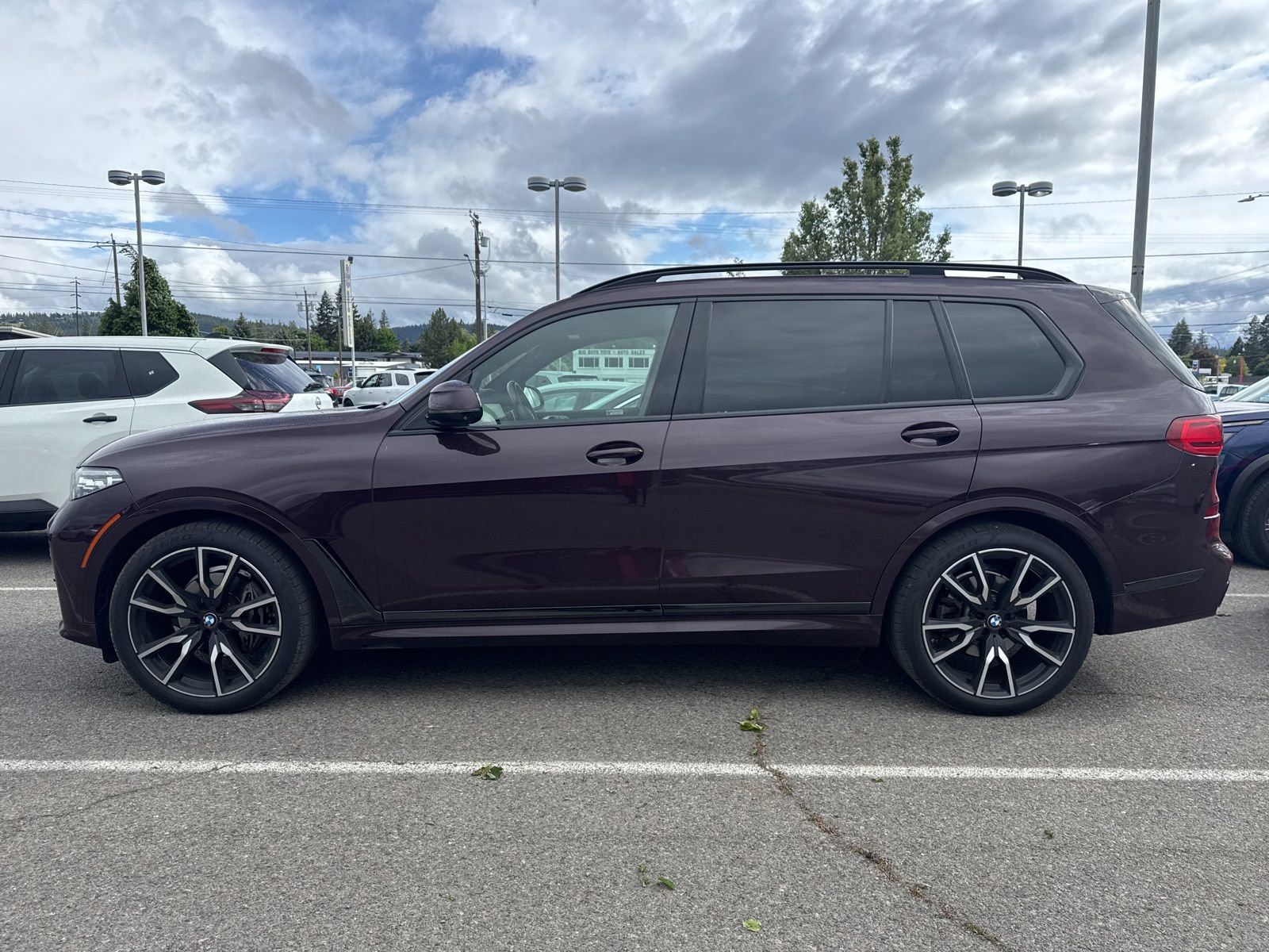 Used 2021 BMW X7 xDrive40i w/ M Sport Package AWD/4WD image 8