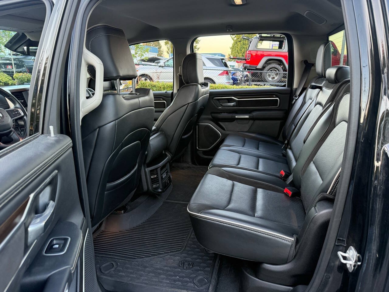 Used 2022 RAM 1500 Laramie AWD/4WD image 7