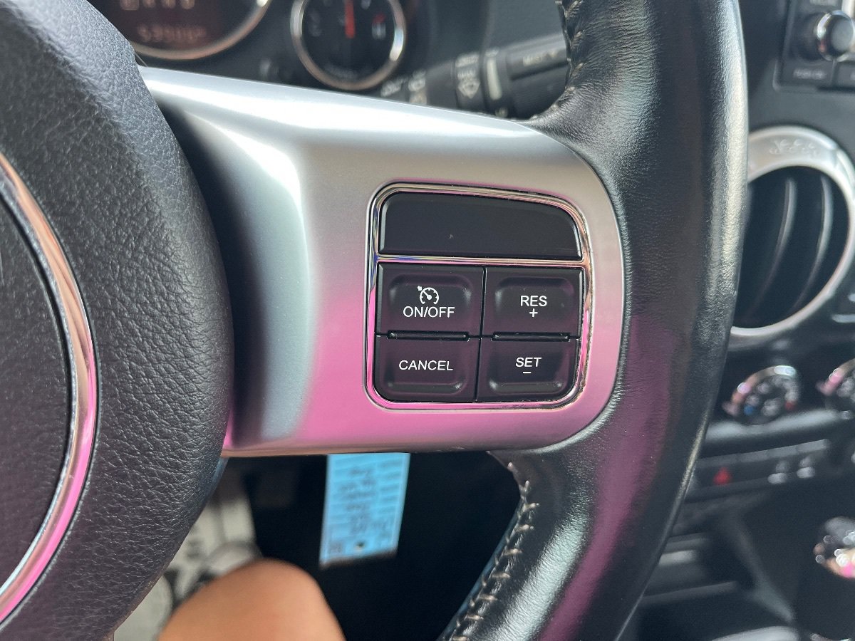 Used 2016 Jeep Wrangler Unlimited Rubicon AWD/4WD image 18