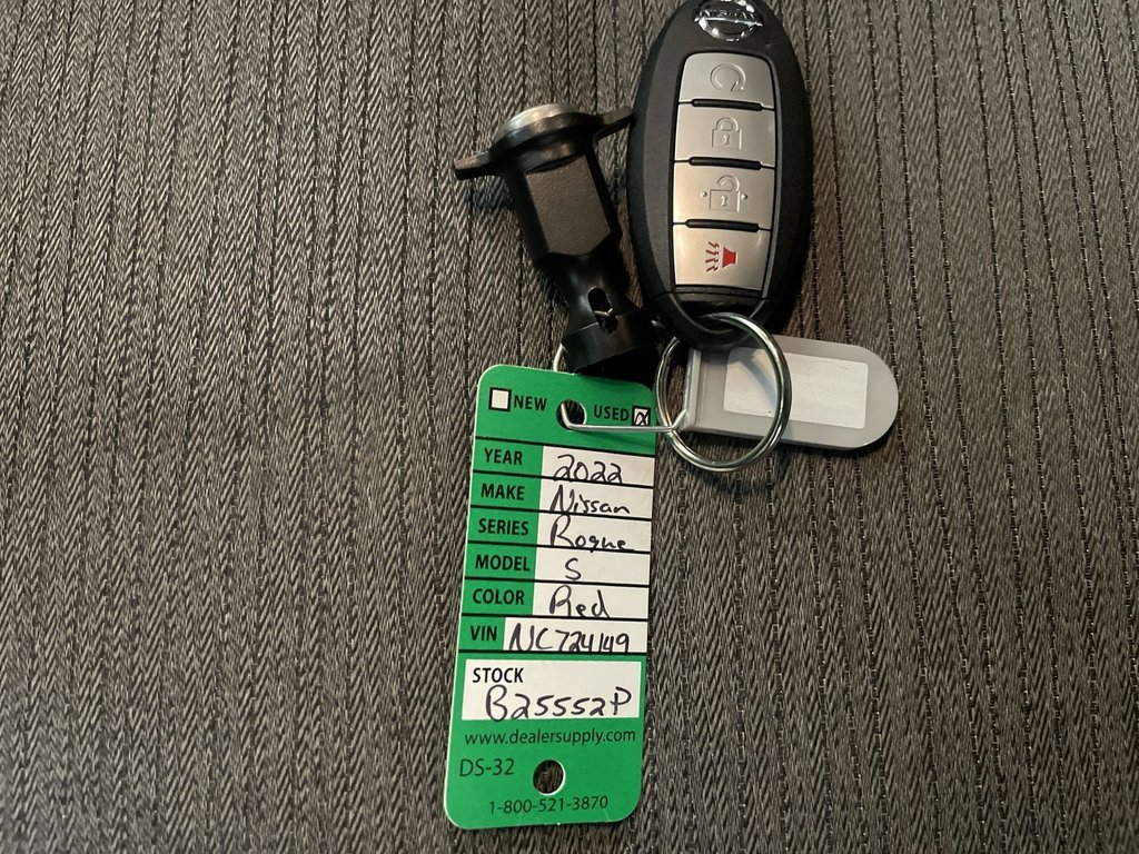 Used 2022 Nissan Rogue S image 28