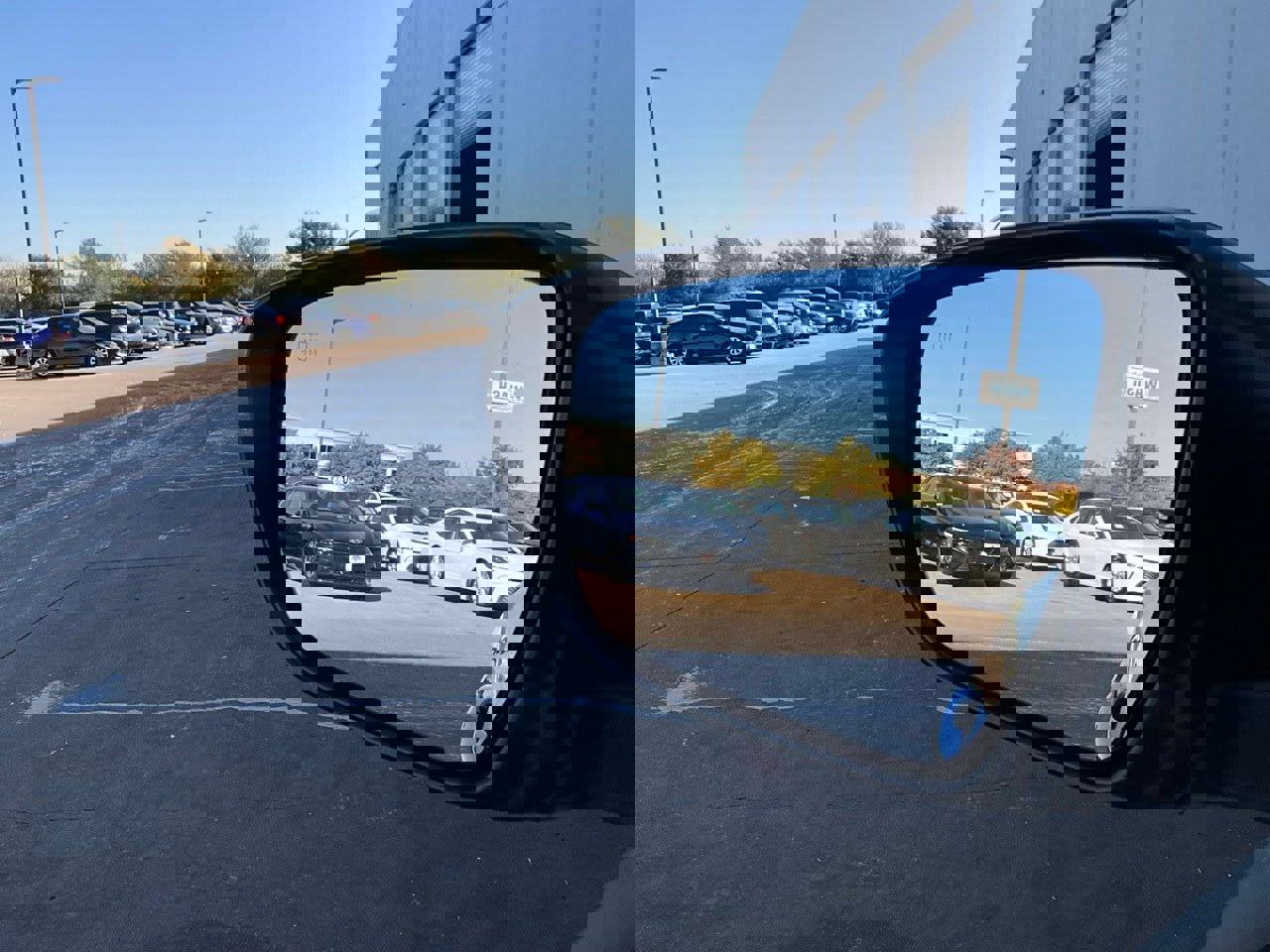 Used 2018 Nissan Rogue SV image 19