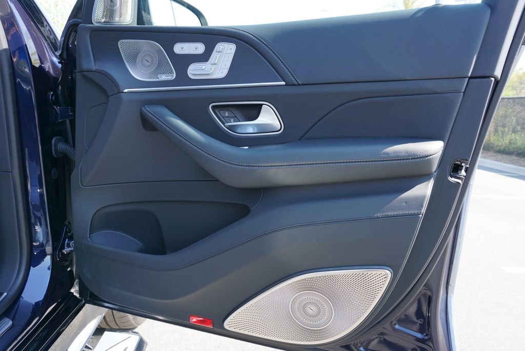 Certified 2025 Mercedes-Benz Maybach GLS 600 4MATIC image 56