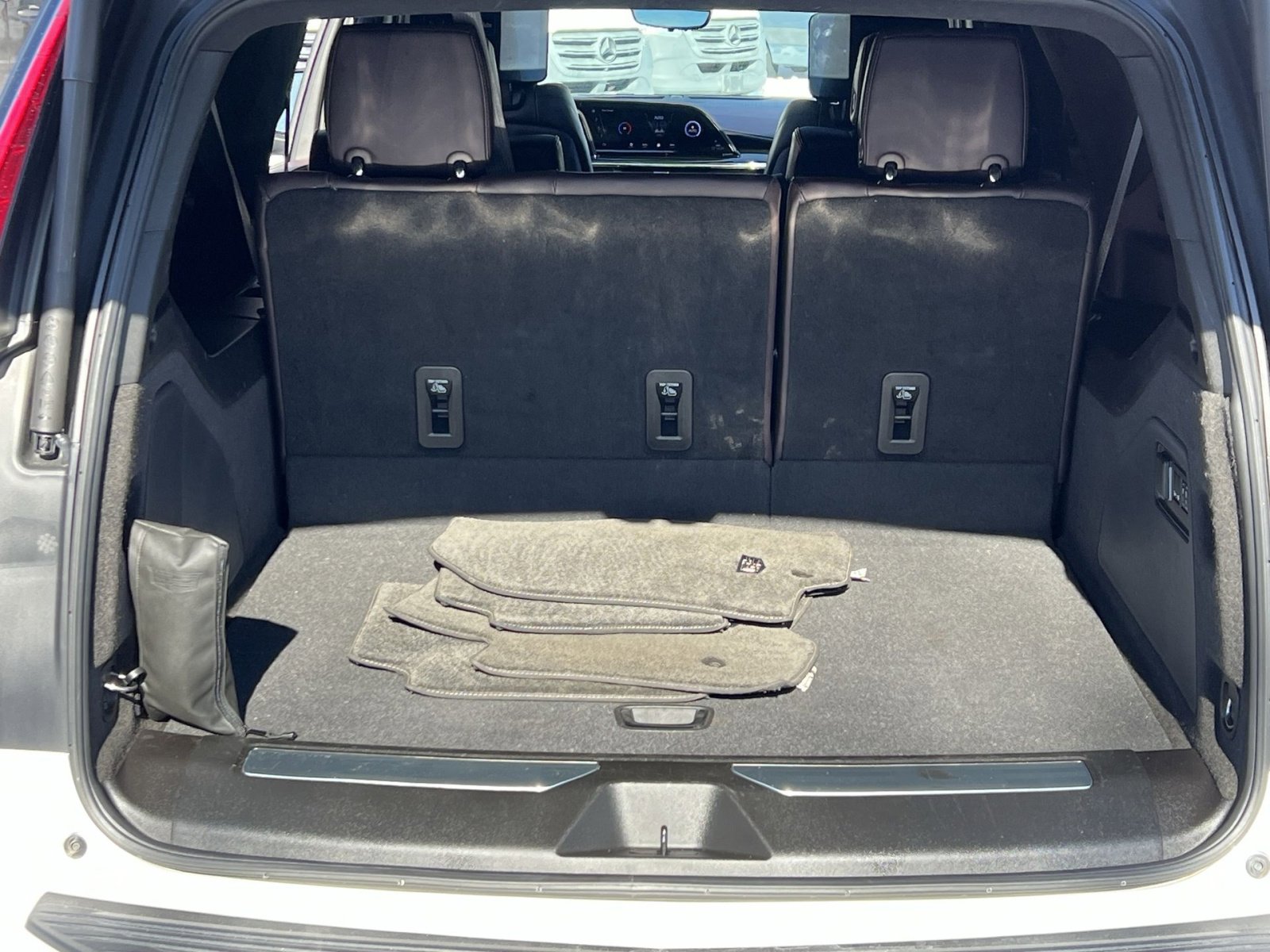 Used 2024 Cadillac Escalade ESV V w/ Heavy-Duty Trailer Package image 25