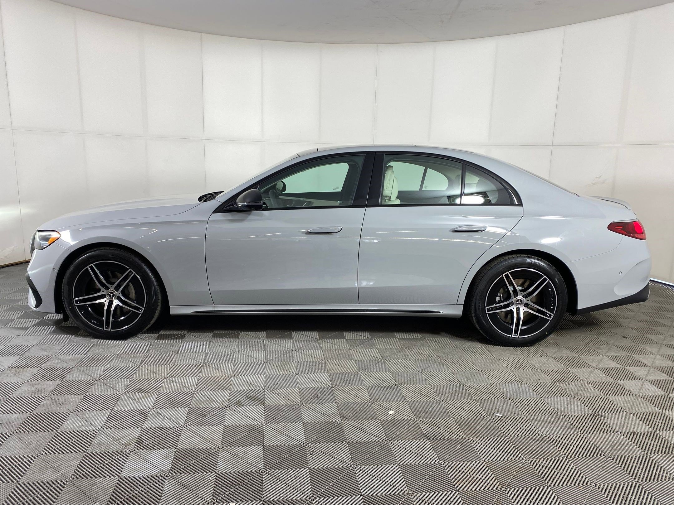 New 2026 Mercedes-Benz E 450 4MATIC Sedan video 2