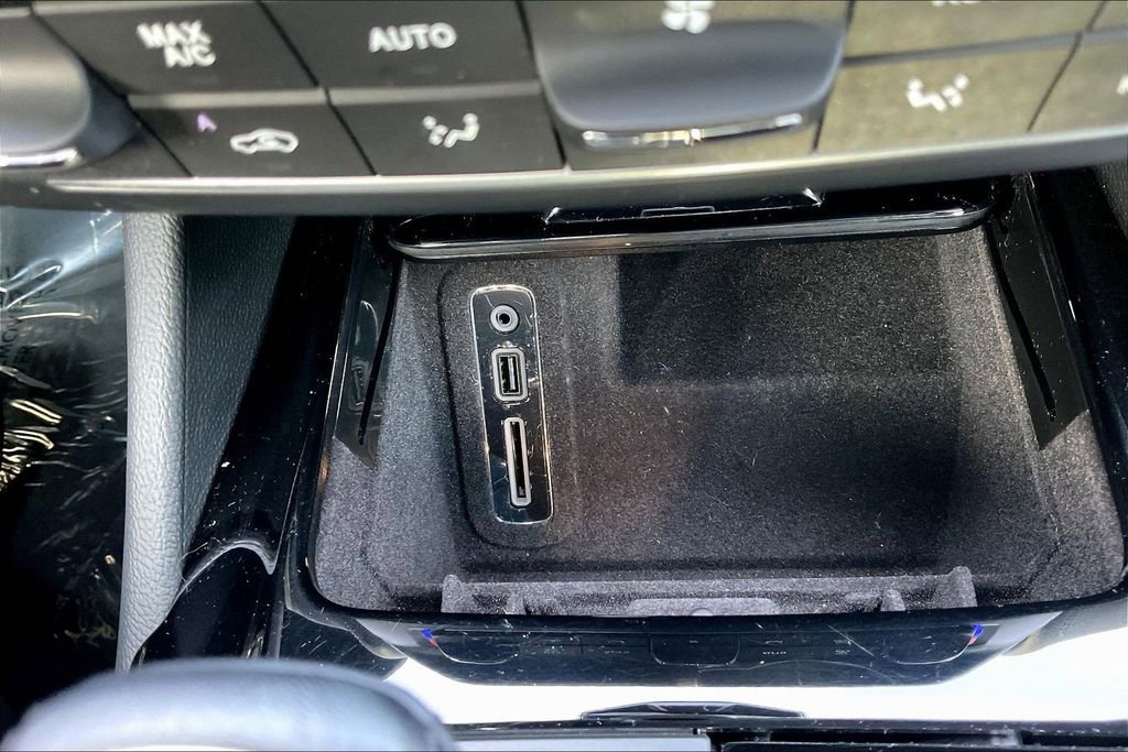 Used 2022 Maserati Levante GT image 16