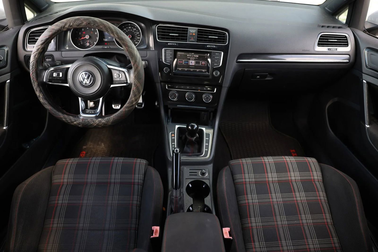 Used 2015 Volkswagen GTI S FWD image 2