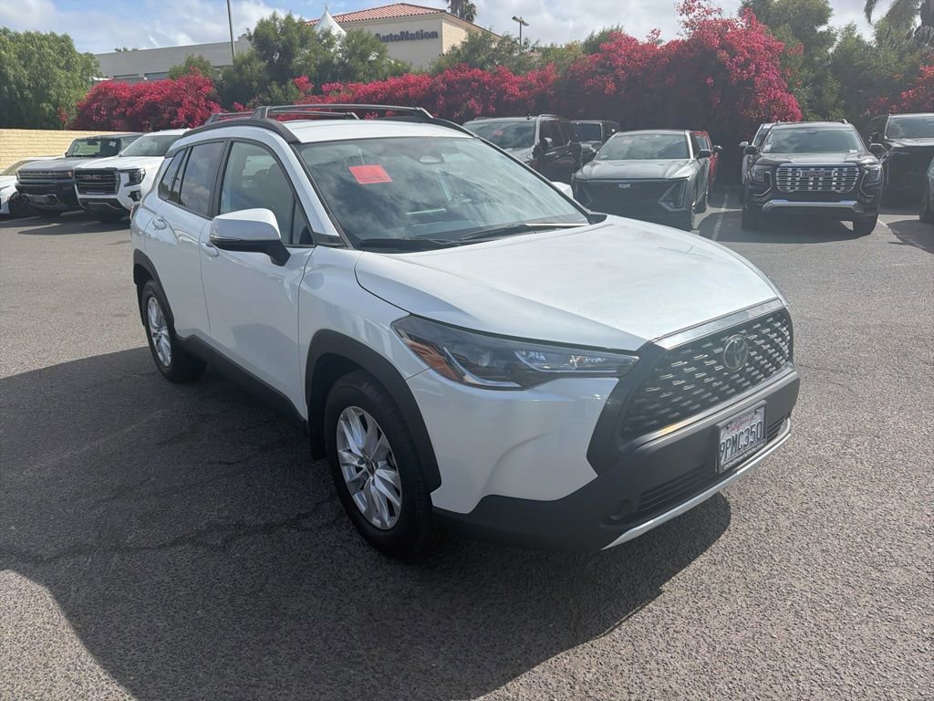 Used 2024 Toyota Corolla Cross LE FWD image 3