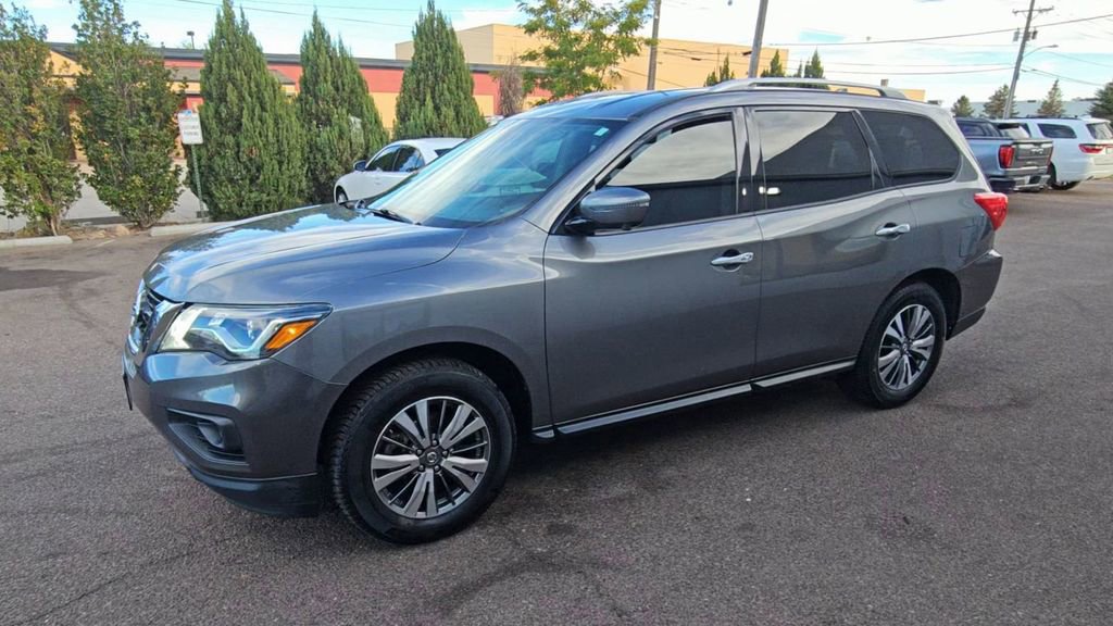 Used 2019 Nissan Pathfinder SL image 4