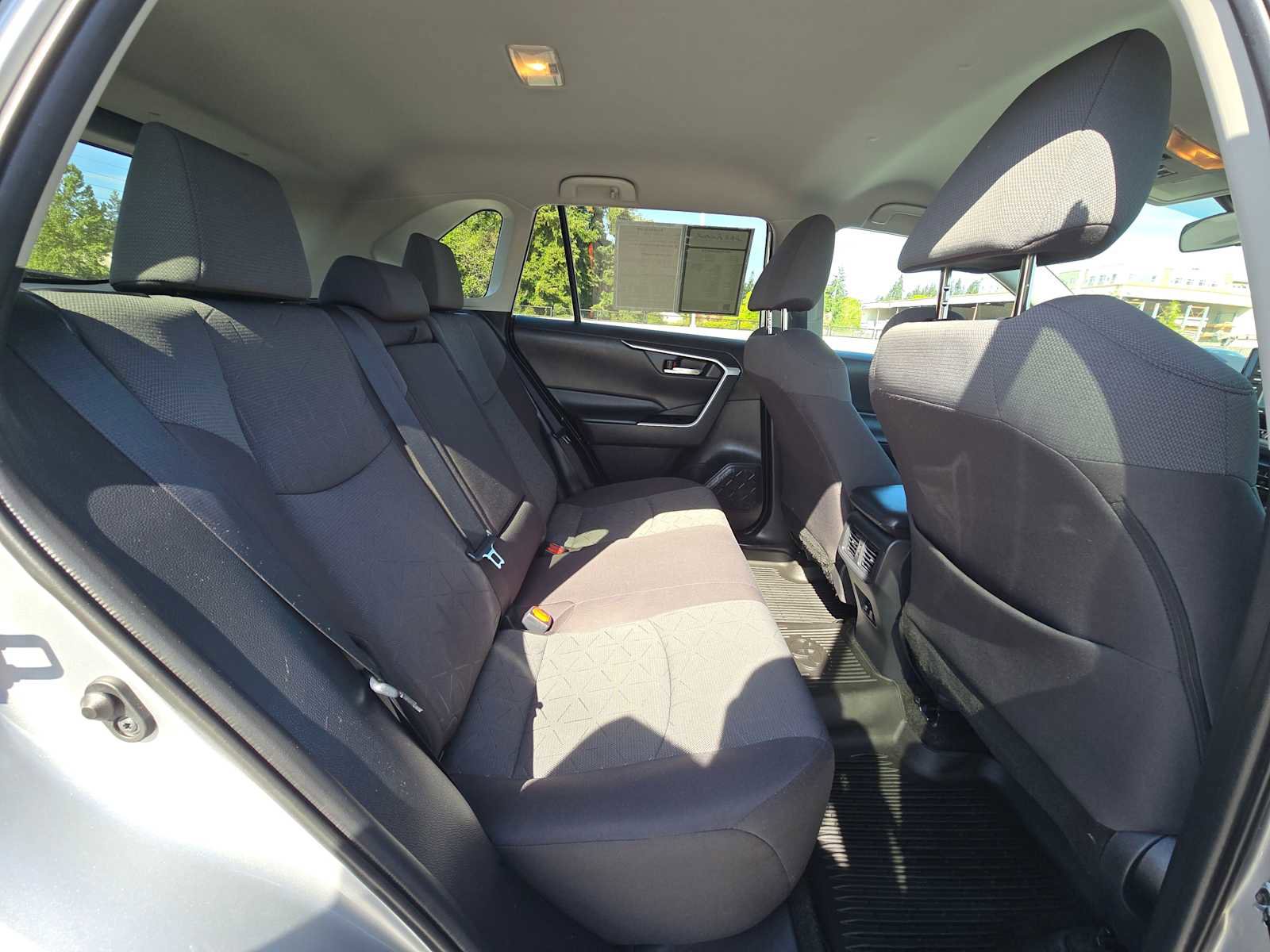 Used 2020 Toyota RAV4 XLE w/ XLE Grade Weather Package AWD/4WD image 12