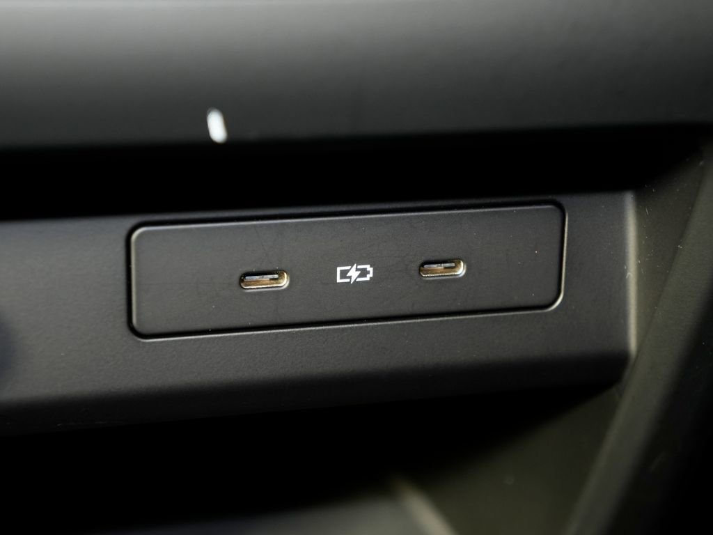Certified 2024 Porsche Cayenne AWD/4WD image 40