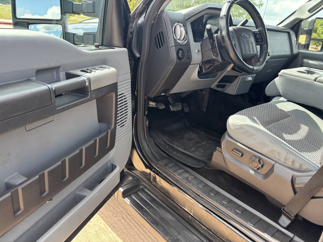 Used 2013 Ford F250 XLT w/ XLT Interior Pkg AWD/4WD image 11