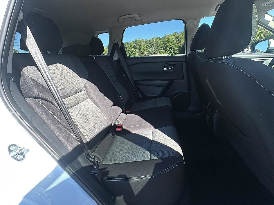 Certified 2025 Nissan Rogue SV AWD/4WD image 23