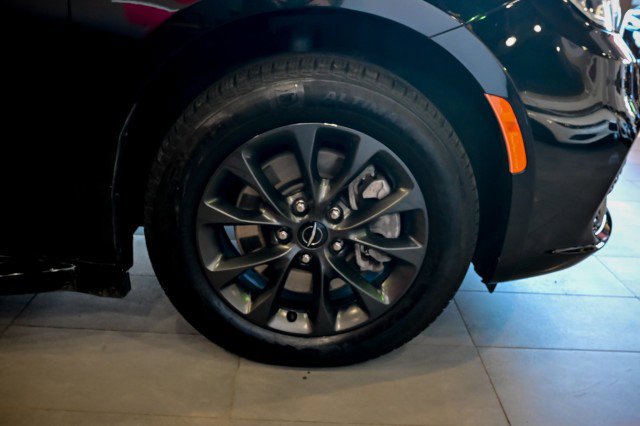 Used 2021 Chrysler Pacifica Touring-L w/ S Appearance Package image 41