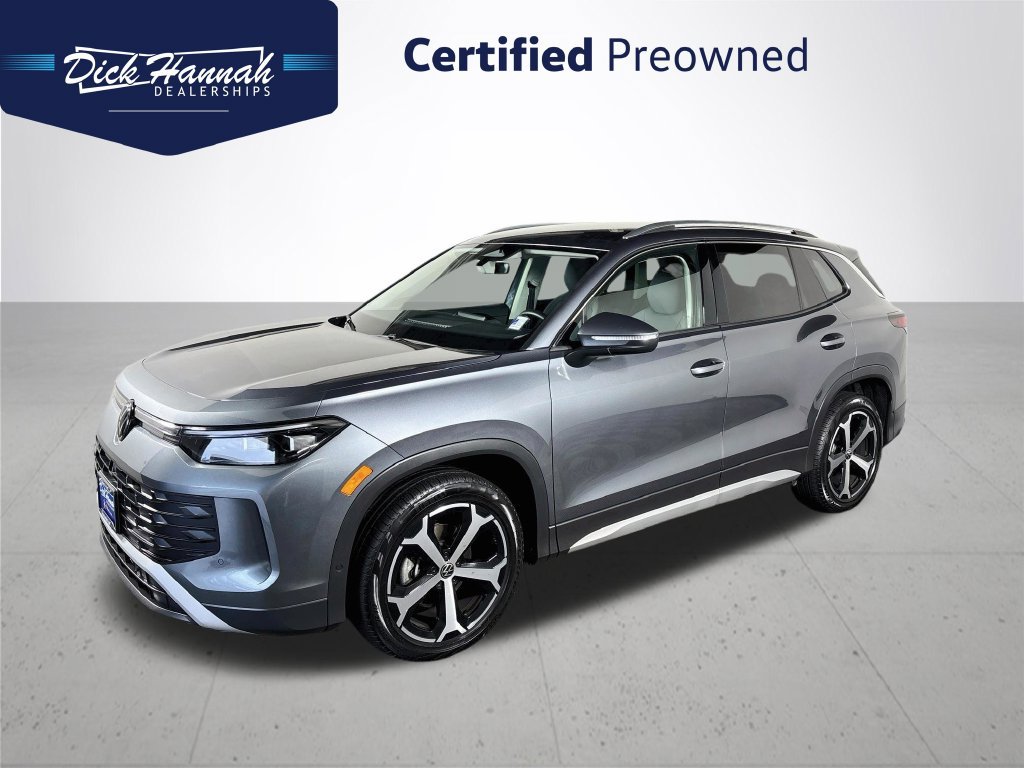 Certified 2025 Volkswagen Tiguan SE FWD image 1