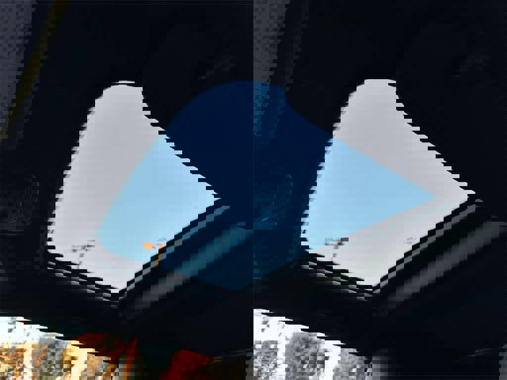 Used 2023 MINI Cooper SE image 11