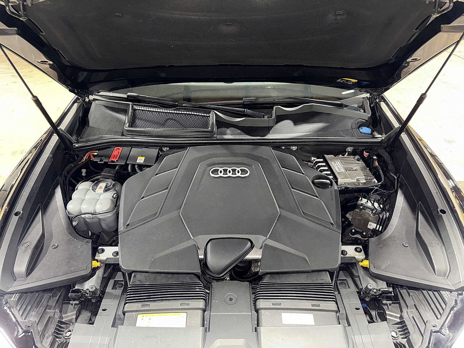 Used 2020 Audi Q8 Premium Plus w/ Premium Plus Package AWD/4WD image 12