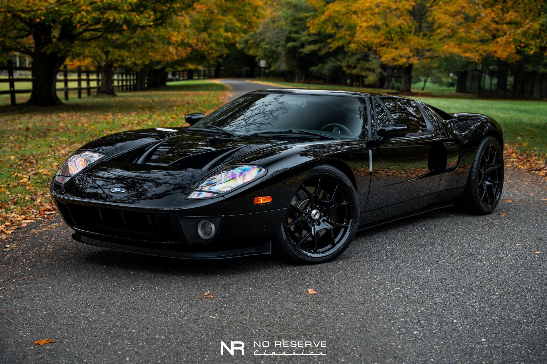 Used 2005 Ford GT image 34