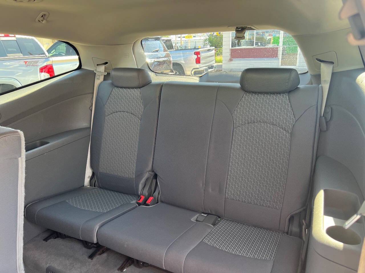 Used 2011 Chevrolet Traverse LT image 14