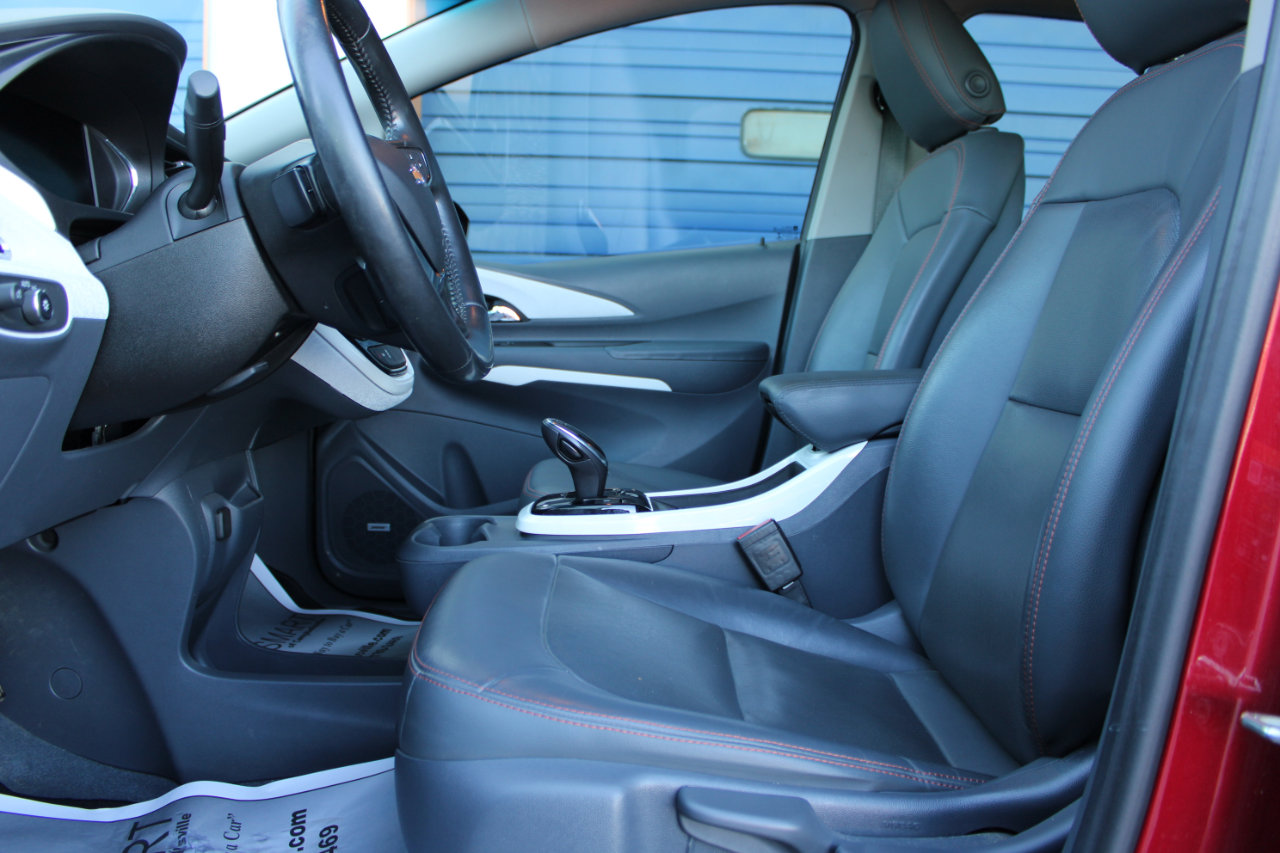 Used 2020 Chevrolet Bolt Premier w/ Infotainment Package image 15