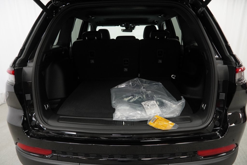 New 2025 Jeep Grand Cherokee Laredo image 31