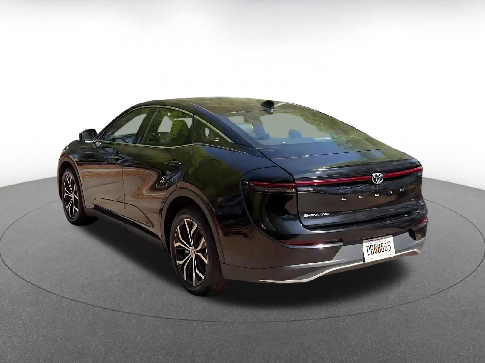 Used 2025 Toyota Crown XLE image 12