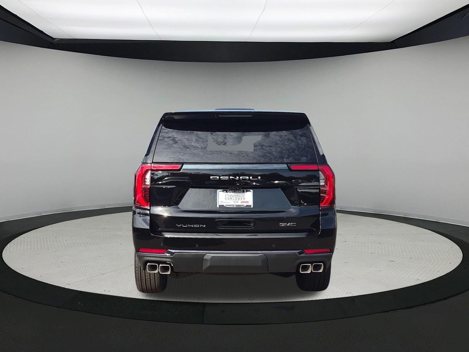 New 2026 GMC Yukon Denali Ultimate w/ LPO, Floor Liner Package AWD/4WD image 4