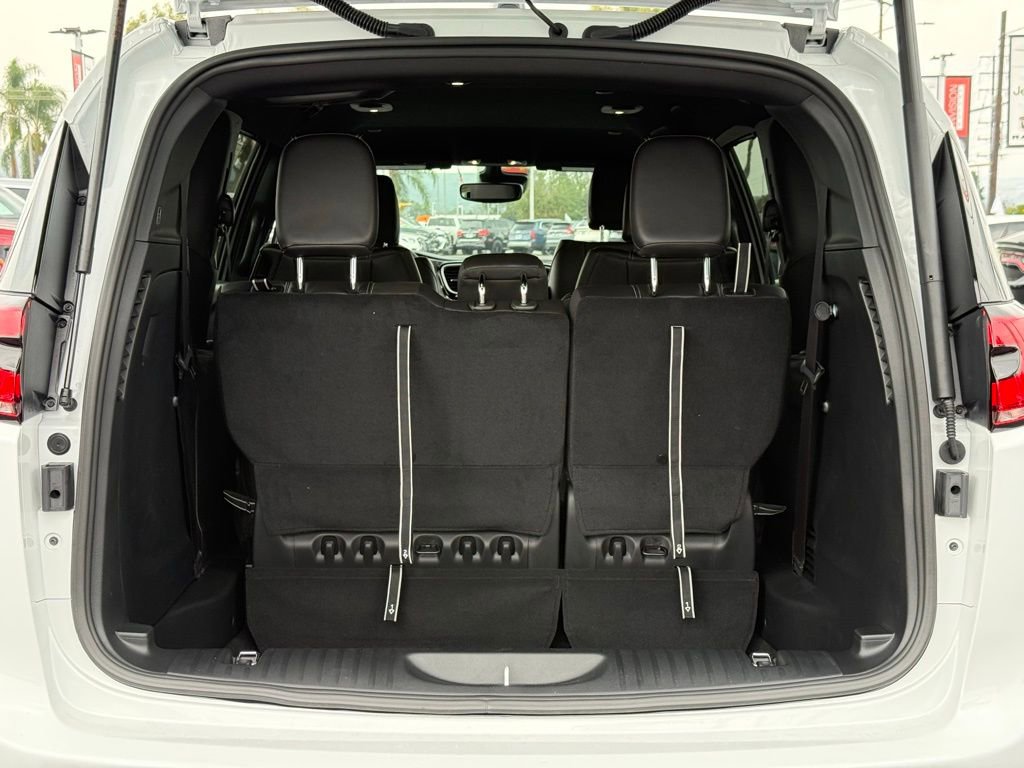 New 2026 Chrysler Pacifica Select image 13