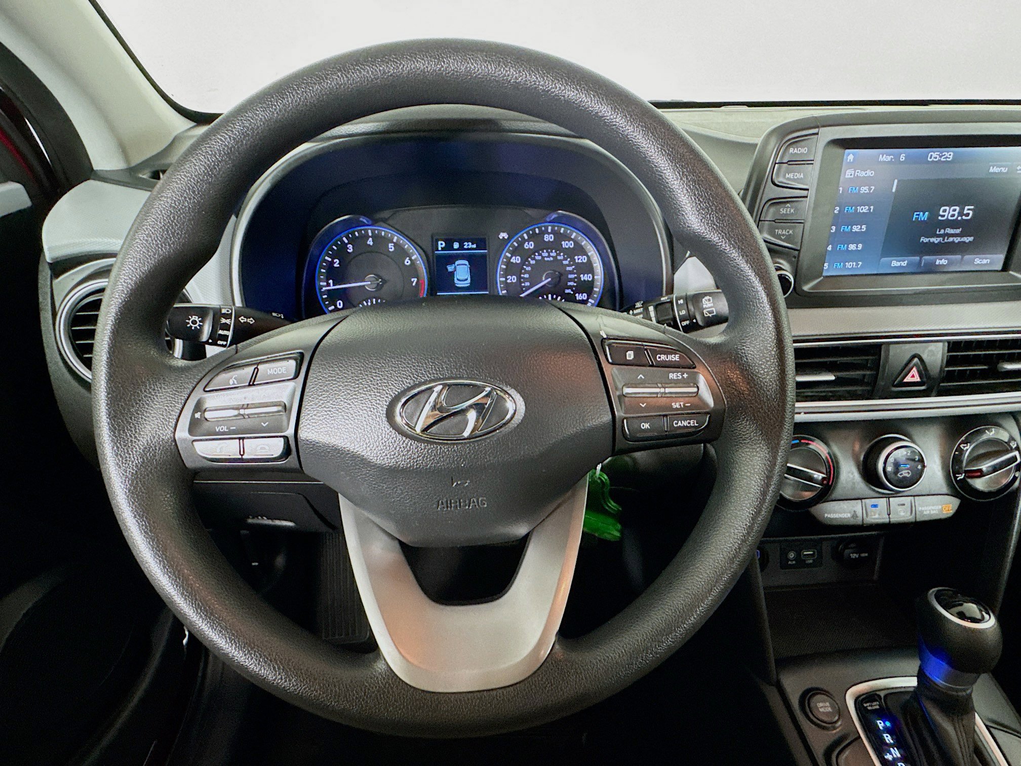 Used 2020 Hyundai Kona SE image 11