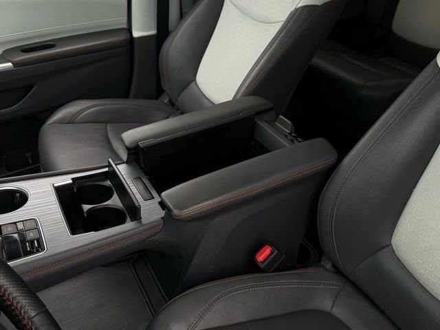 Used 2021 Toyota Sienna XSE image 29
