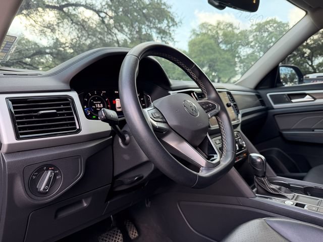 Used 2022 Volkswagen Atlas SE w/ Panoramic Sunroof Package FWD image 8