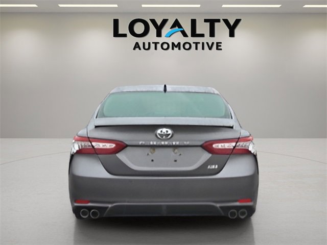 Used 2018 Toyota Camry XSE image 4