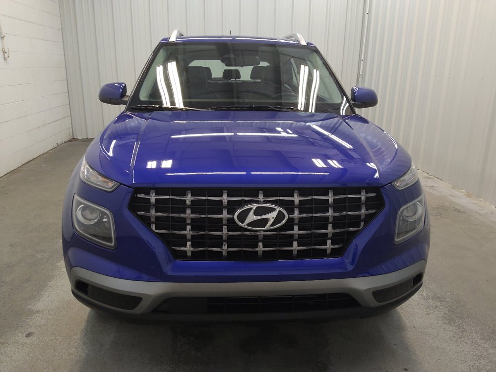Used 2025 Hyundai Venue Limited FWD image 14