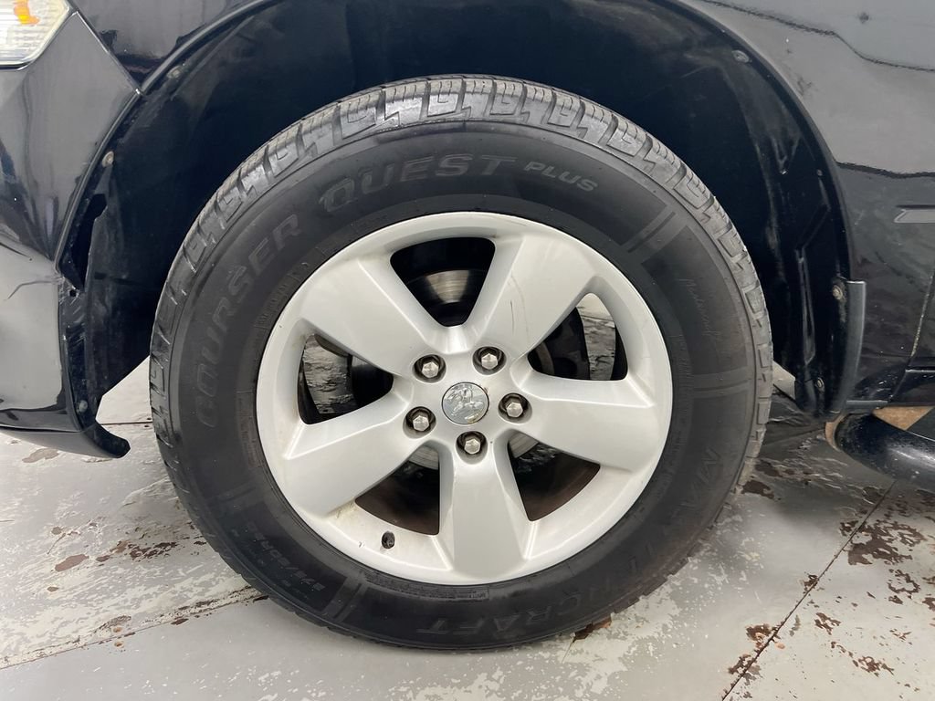 Used 2014 RAM 1500 Express RWD image 24