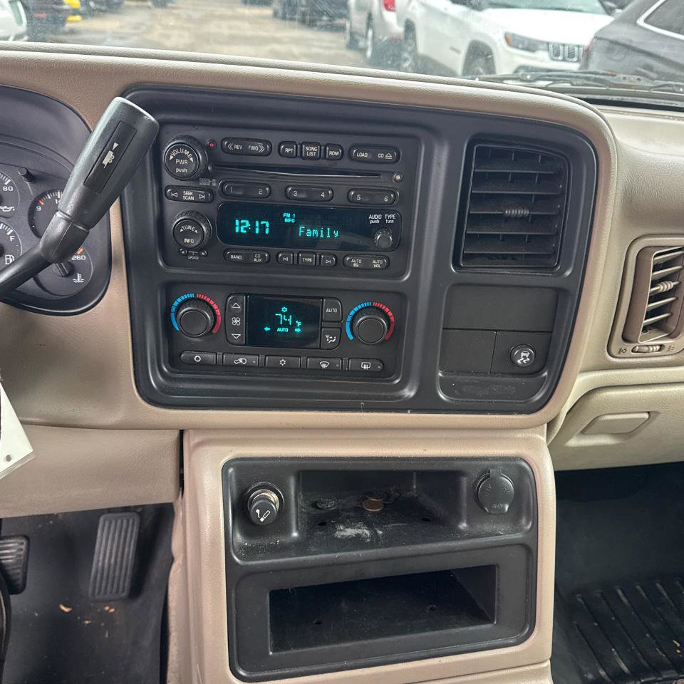 Used 2005 GMC Yukon SLT w/ SLT Preferred Equipment Group AWD/4WD image 22