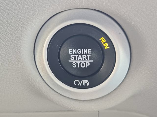 Used 2024 Chrysler Pacifica Touring-L FWD image 21