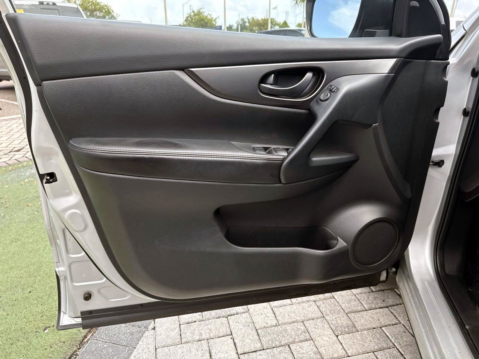 Used 2022 Nissan Rogue Sport S FWD image 16