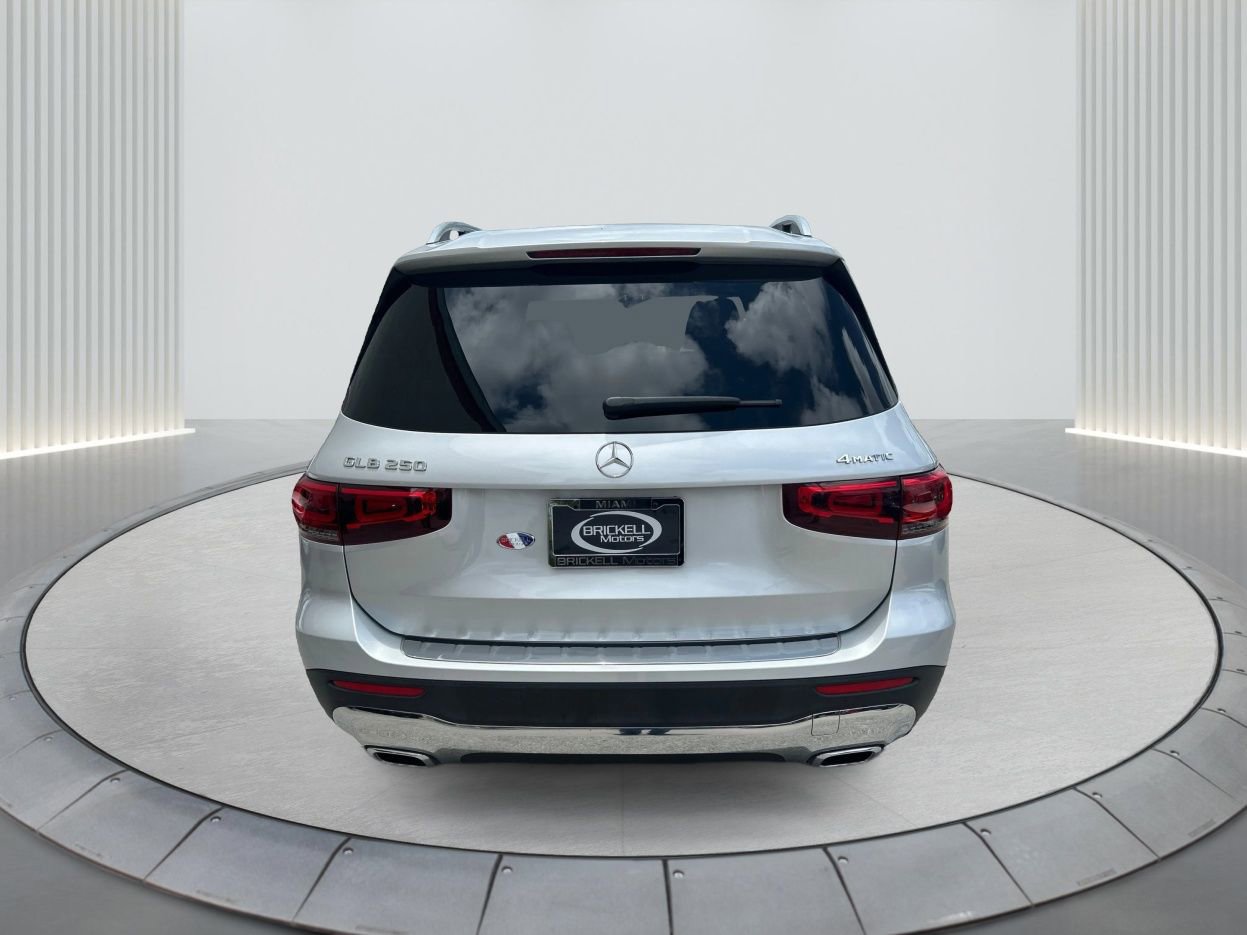 Used 2021 Mercedes-Benz GLB 250 4MATIC w/ Premium Package image 7