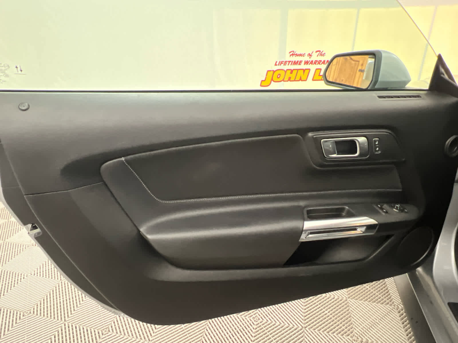 Used 2021 Ford Mustang Coupe image 19