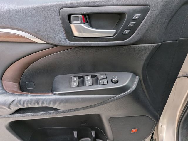 Used 2014 Toyota Highlander Limited FWD image 9
